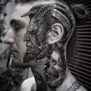 Tattoo by Rob Borbas #RobBorbas #headtattoo #scalptattoo #scalp #head #face #illustrative #darkart #demon #devil #creature #monster #snake #serpent #horns #hell #fangs #skull #death