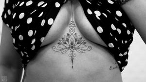 Lotus ornamental#ornamentaltattoo #lotustattoo #underboobtattoo #unalometattoo #underboobs 