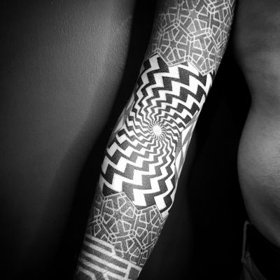 #geometry #geometric #geometrictattoo #sacredgeometry #sacredgeometrytattoo #dotworktattoo #dotwork #dottattoo #blackworktattoo #blackwork #psychedelic #patternwork #patterntattoo #3dtattoo #mandala #mandalatattoo #mandaladotwork #mandaladesign #geometricmandala #arm #armtattoo 