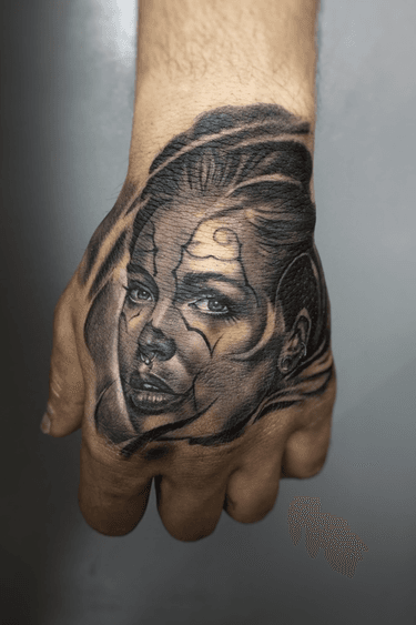 Chicano Girl #izmirdövme #tattoo #tattoos #ink #dövme #sametyamantattoos #tattooartist #design #dattatlife #bodyart #inkedup #worldfamousink #tattoomobile #TattooistArtMagazine #tattoolife #tattooing #inkedmag #tattooist #blackandgreytattoo #thebesttattooartists #blackandgrey #bngscripttattoos #cheyennefamily #cheyenneartist #cheyennetattooequipment #madeforartists #tattoomagazink